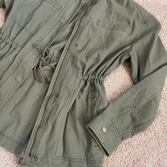 Lightweight Hunter Green Women’s Jacket - Picture 3 of 14